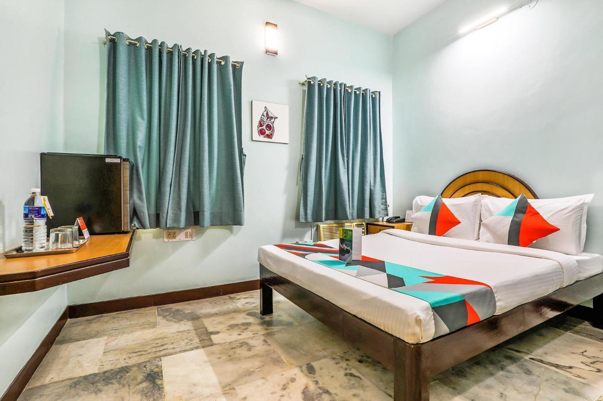 Fabexpress Santhi Inn - 500 Meters From Promenade Beach 蓬蒂切里 外观 照片